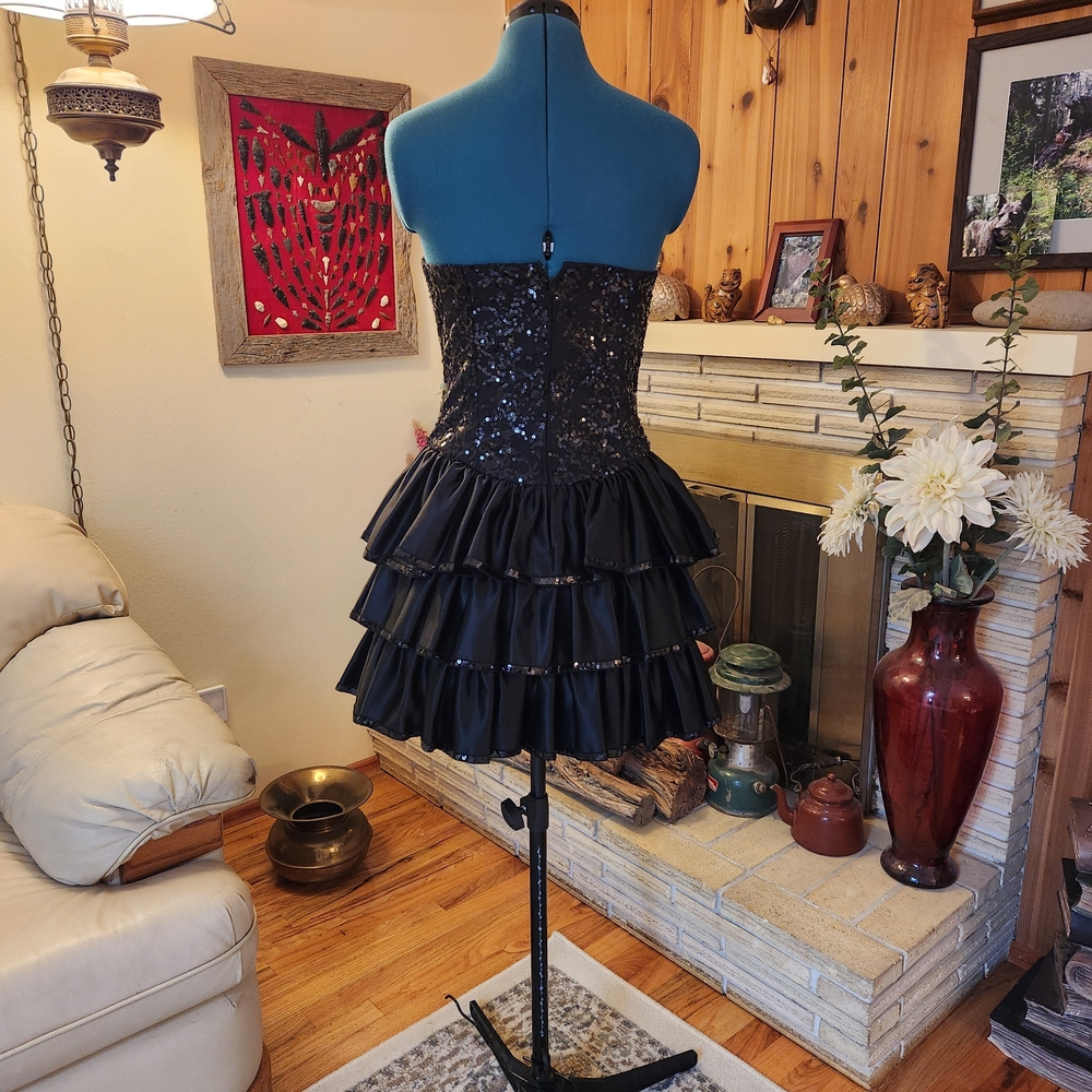 ✨ Vintage Betsey Johnson: The Ultimate Black Sequin "Dahlia" Party Dress ✨ - Picture 7 of 8